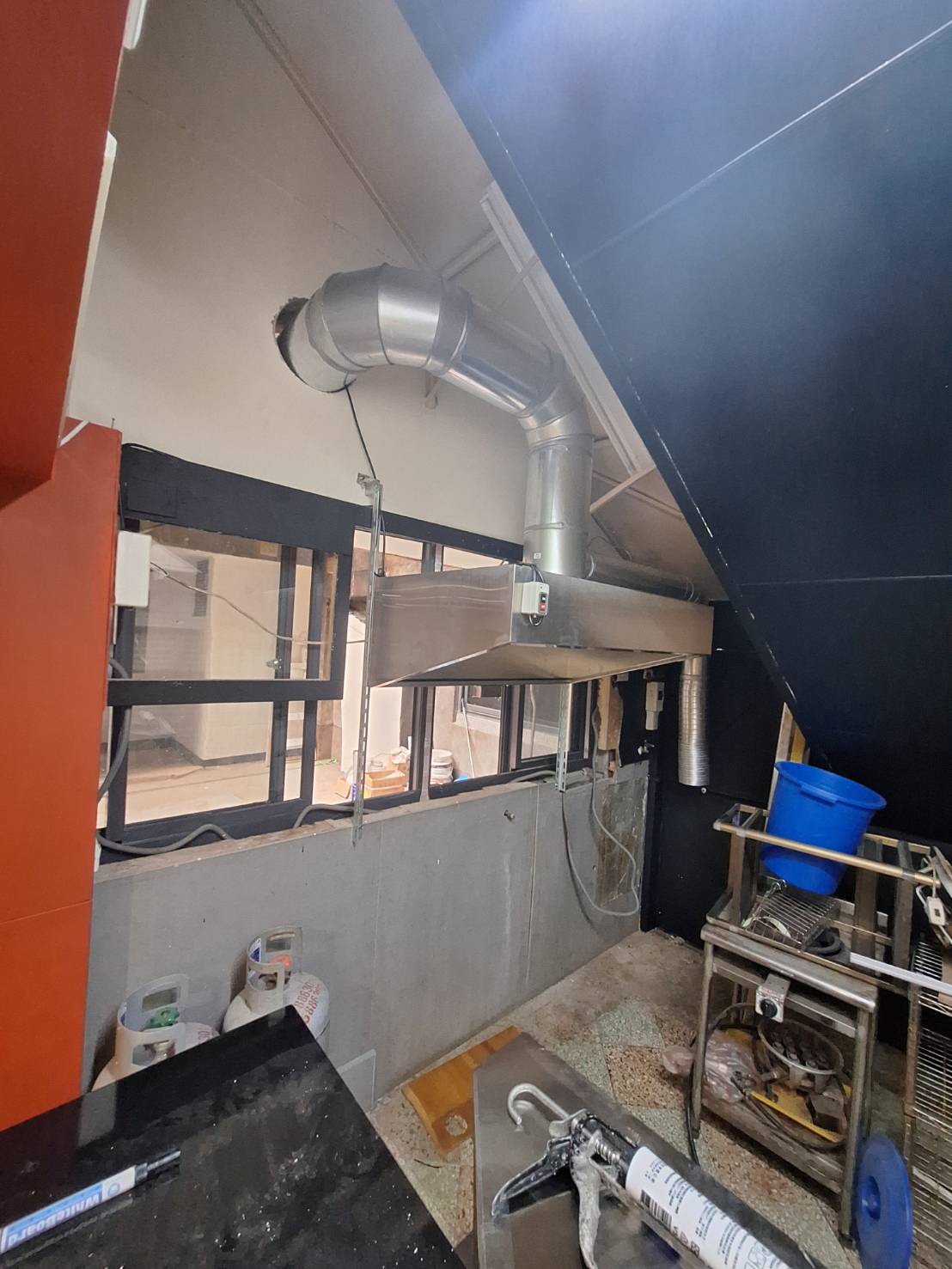 日式丼飯店－靜電除油煙安裝案例